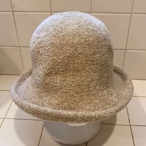 The bucket style hat in good condition